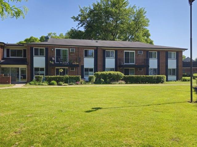 Condo for sale in Arlington Heights, Illinois