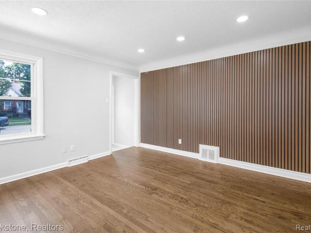House for sale in Dearborn Heights