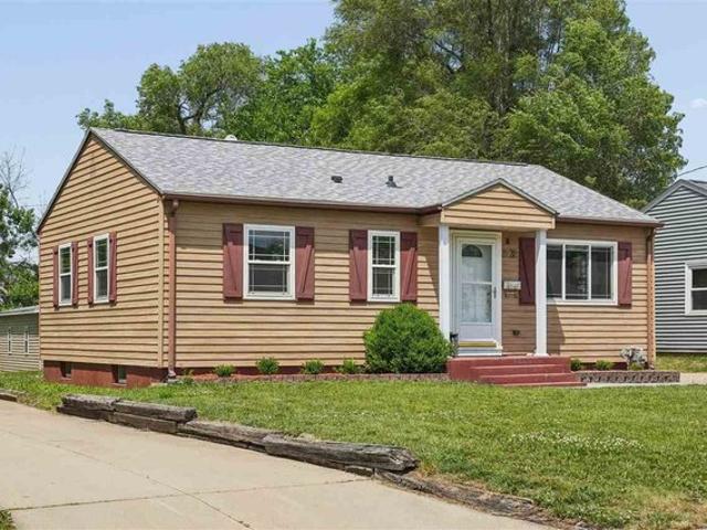 House for sale in Linn, Iowa