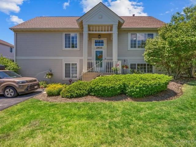 Condo for sale in Elgin, Illinois
