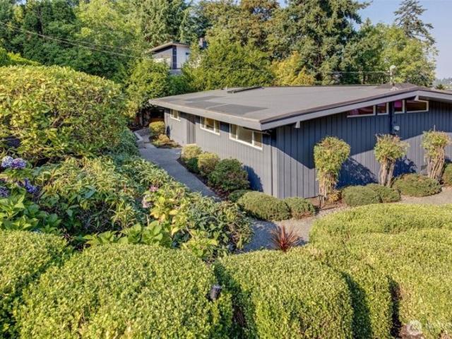 House for sale in Mercer Island, Washington