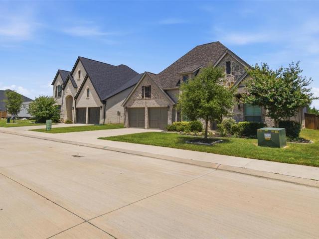 House for sale in Midlothian, Ellis County