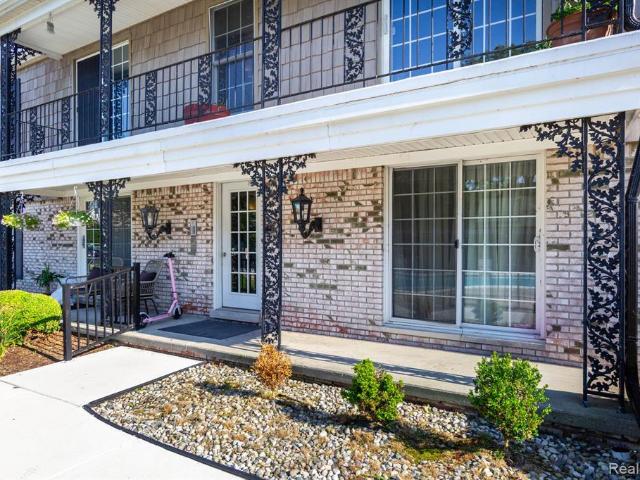 Condo for sale in Grosse Ile, Michigan