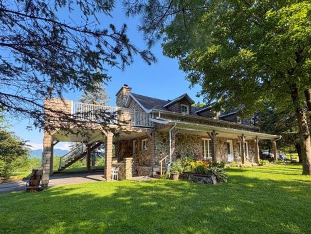 House for sale in Memphrémagog, Quebec