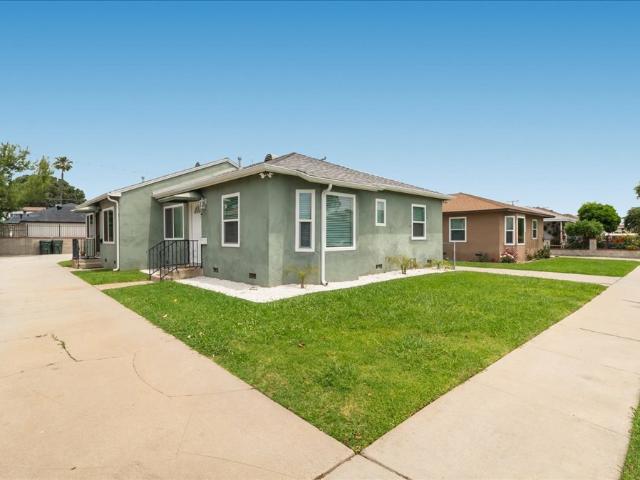 Duplex for sale in Montebello