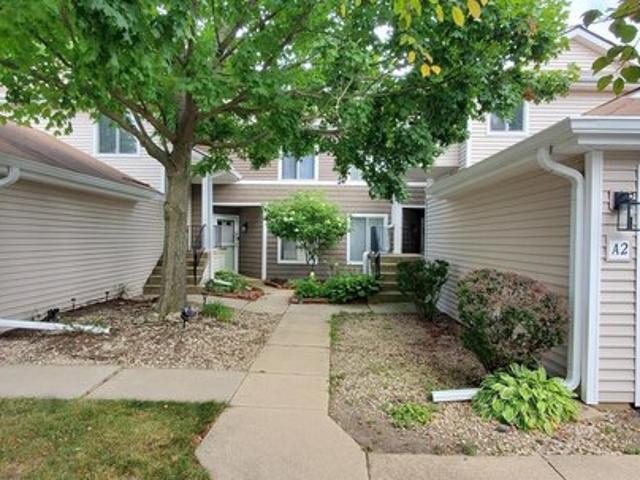 Condo for sale in Woodridge, Illinois