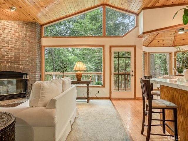 House for sale in Cedarpines Park, California