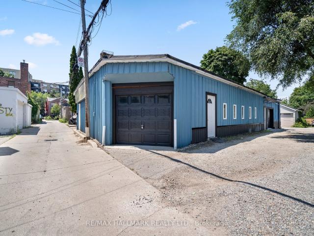 Office for sale in Woburn, Ontario