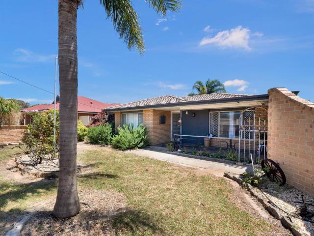 House for sale in Wonthella, Western Australia