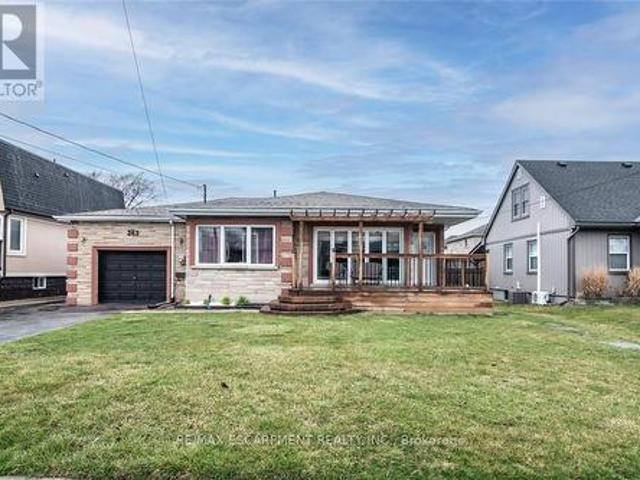House for sale in Ancaster, Ontario