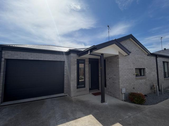 Apartment for rent in Hamlyn Heights, Geelong