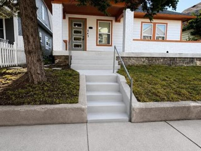 House for sale in Near Eastside, Camby
