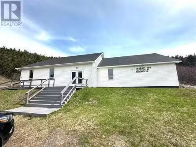 House for sale in Leading Tickles, Newfoundland And Labrador