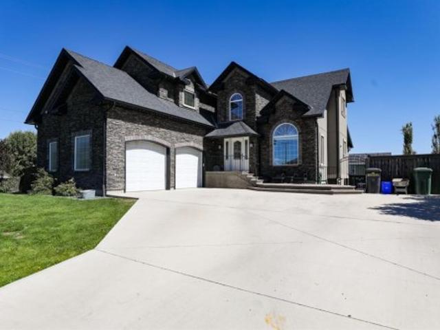 House for sale in Magrath, Alberta