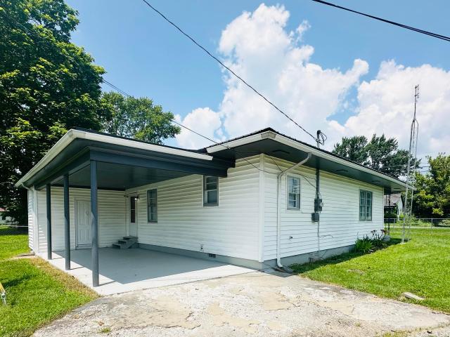 House for sale in Crab Orchard