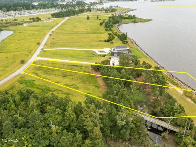 Land for sale in Oriental, North Carolina