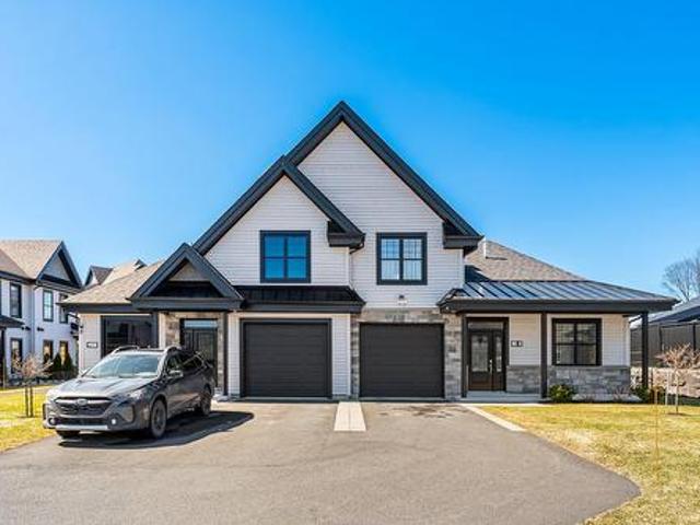 House for sale in Bromont