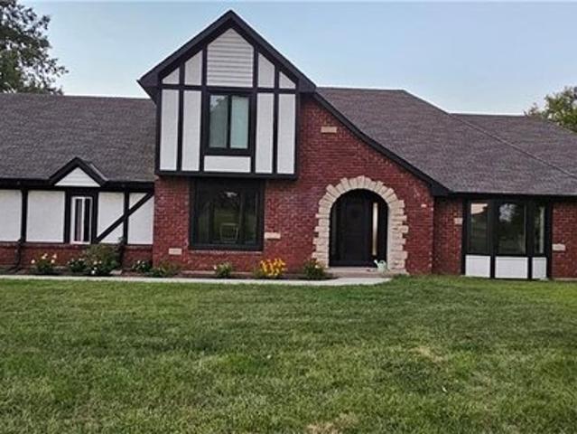 House for sale in Harrisonville, Missouri