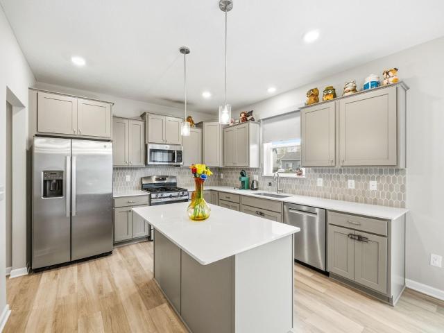 House for sale in The Villas At Rivers Edge, Rogers