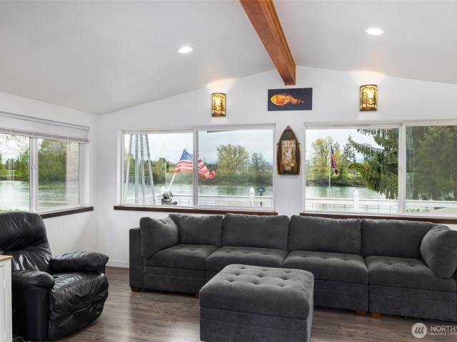 House for sale in Washington