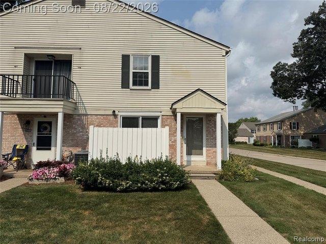 Townhouse for sale in Clinton Township, Michigan