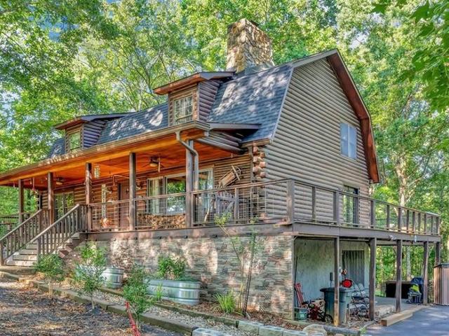 House for sale in Campobello, South Carolina
