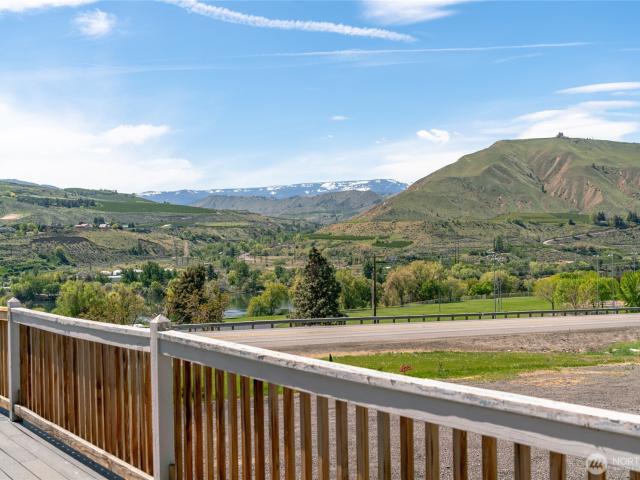 House for sale in East Wenatchee