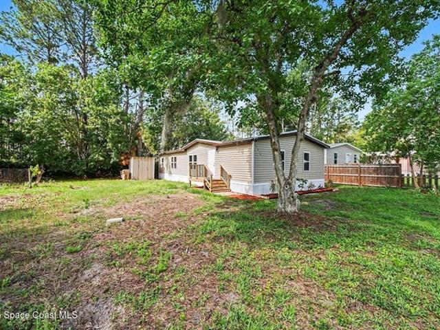House for sale in Astor, Florida