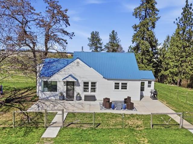 House for sale in Chattaroy, Washington