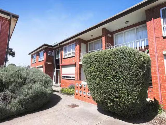 Apartment for rent in Sunshine