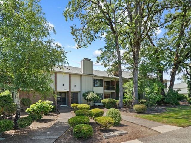 Townhouse for sale in Oregonia