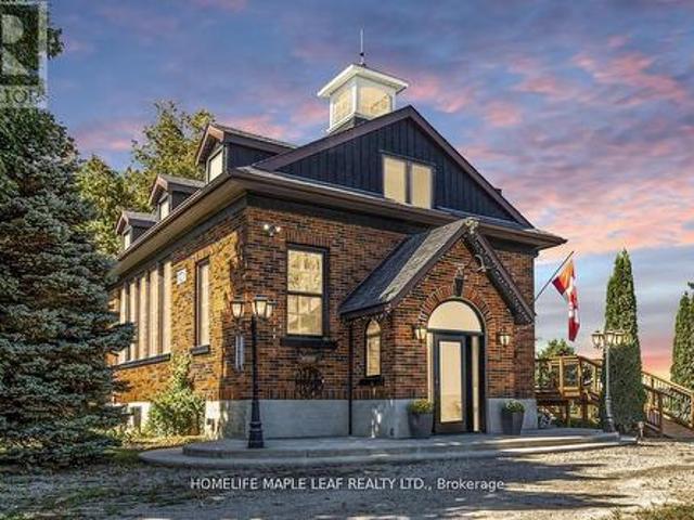 House for sale in Amaranth, Central Ontario
