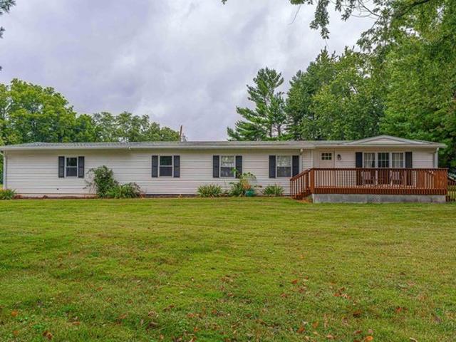 House for sale in Athens, Illinois