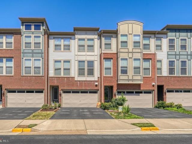 Townhouse for sale in Virginia