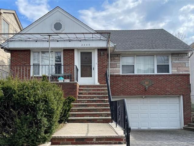 House for sale in Fort Lee, New Jersey