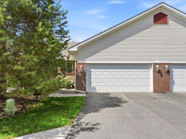 Townhouse for sale in Chanhassen, Minnesota