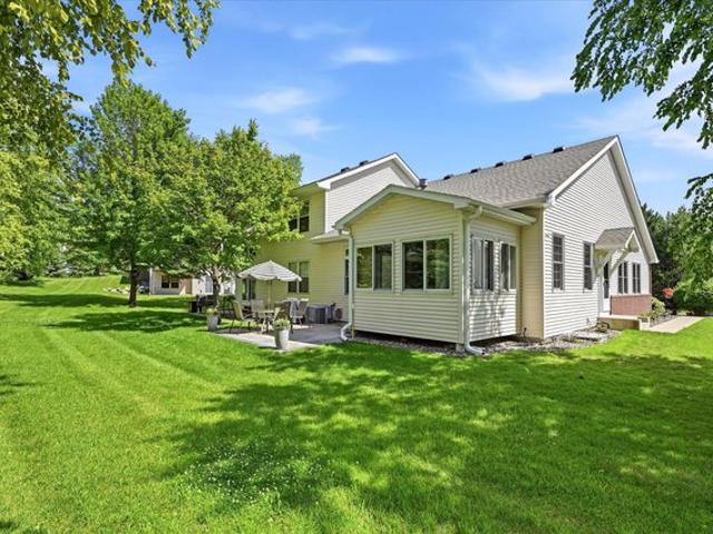 Townhouse for sale in Chanhassen, Minnesota