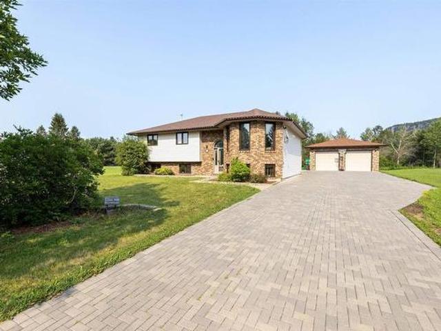 House for sale in Thunder Bay, Ontario