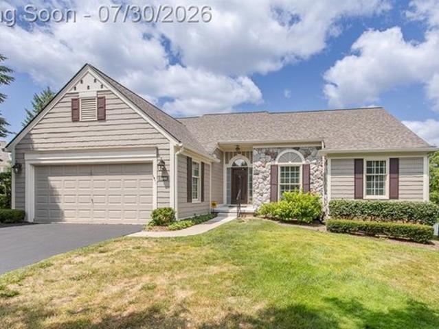 Condo for sale in Bloomfield Hills, Michigan
