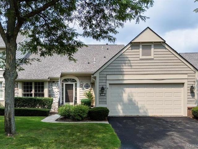 Condo for sale in Bloomfield Hills, Michigan