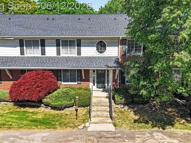 Condo for sale in Bloomfield Hills, Michigan