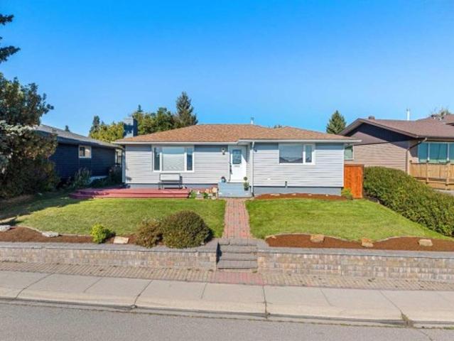 House for sale in Canyon Meadows, Calgary