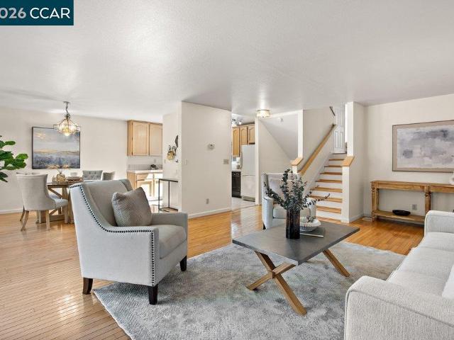 Townhouse for sale in Pleasant Hill, California