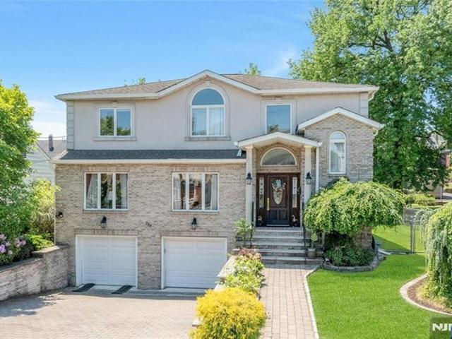 House for sale in Fort Lee, New Jersey