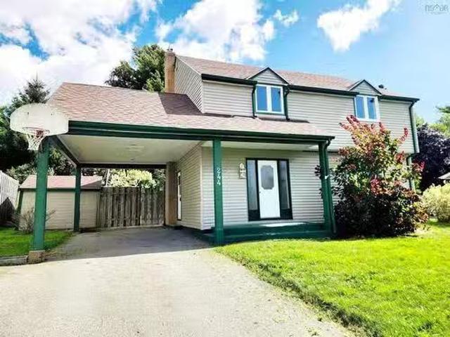 House for sale in Lunenburg, Nova Scotia