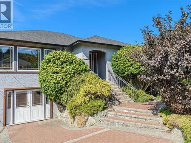 House for sale in Victoria, British Columbia
