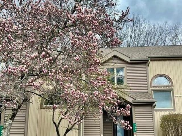 Townhouse for sale in East Stroudsburg Townhouse for sale in East Stroudsburg