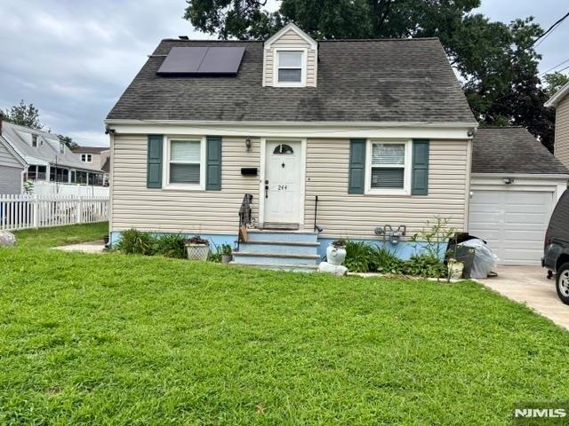 House for sale in Elmwood Park, New Jersey