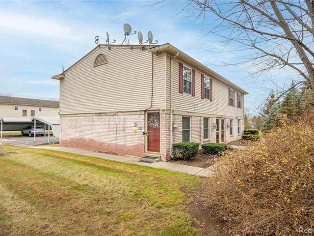 Condo for sale in South Lyon, Michigan