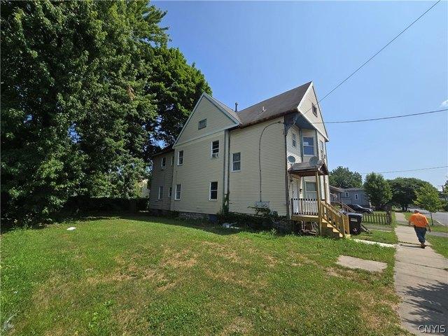 House for sale in Syracuse, New York